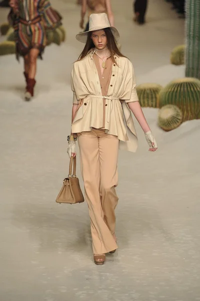 Look 37